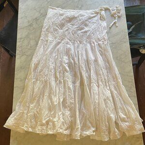 Vince white ruffle tier floral embroidered tie waist maxi skirt size M